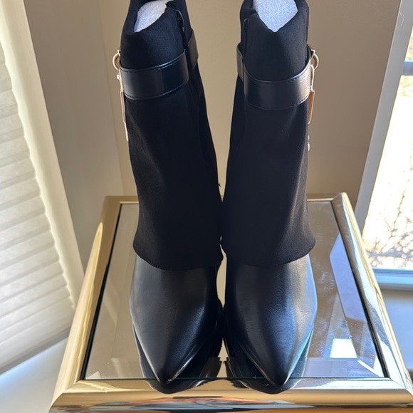 Black lock charm fold over boots - Picture 3 of 6